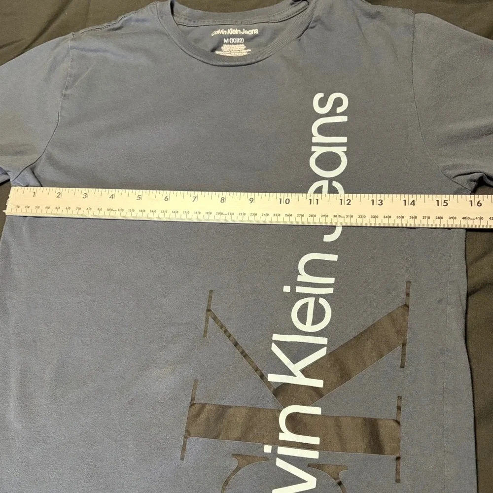 Calvin Klein Jeans Boys M 10-12 Gray Vertical CK Logo Graphic T Shirt Cotton